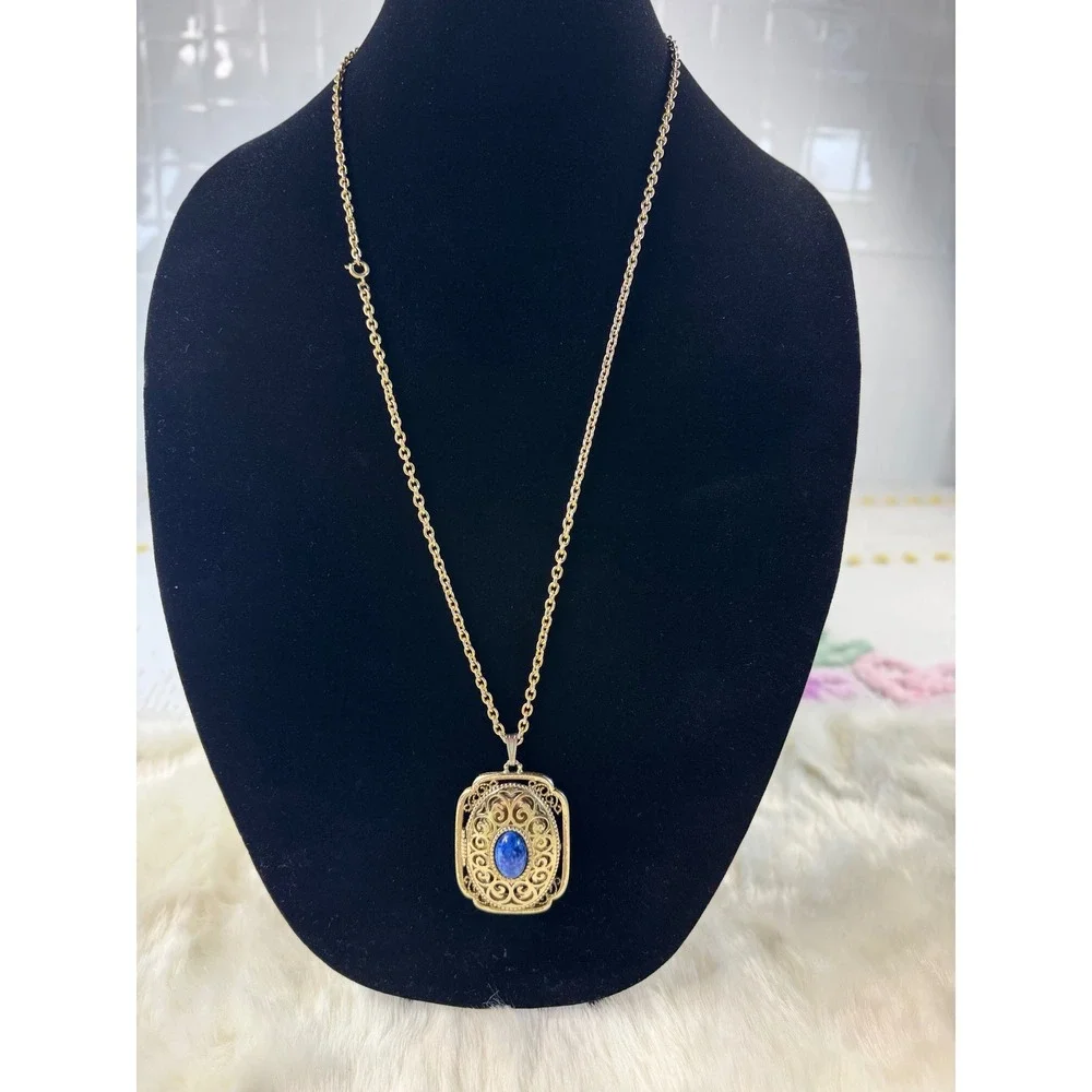 AVON‎ vtg Gold Tone Locket Necklace Blue Stone Filigree Ornate Square Pendant